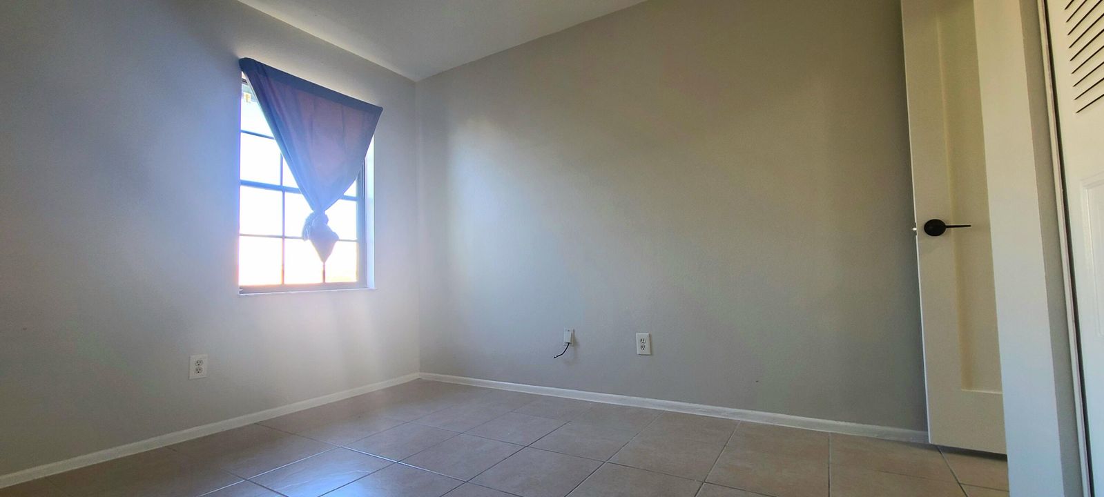 For Rent: $1,800 (2 beds, 1 baths, 908 Square Feet)