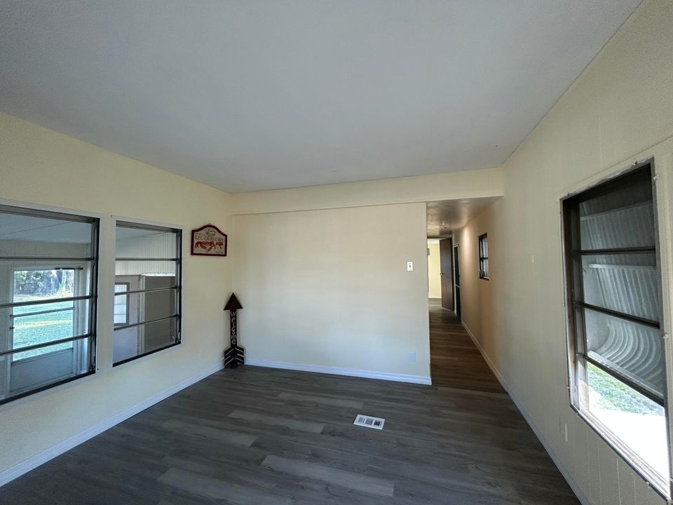 For Sale: $149,000 (3 beds, 2 baths, 1242 Square Feet)