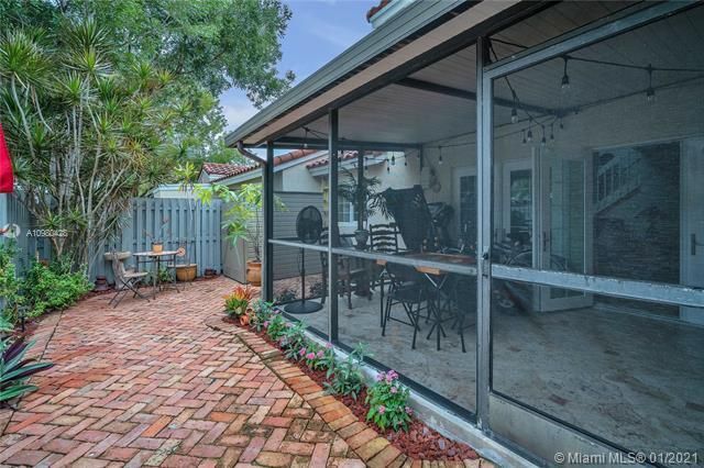 For Sale: $584,900 (3 beds, 2 baths, 1638 Square Feet)