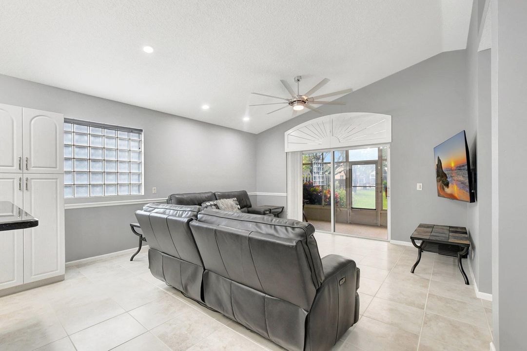 For Sale: $474,900 (3 beds, 2 baths, 1720 Square Feet)