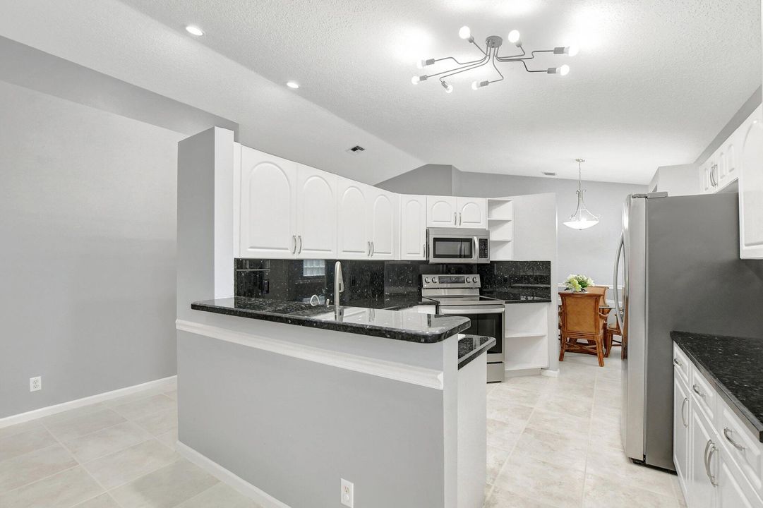 For Sale: $474,900 (3 beds, 2 baths, 1720 Square Feet)