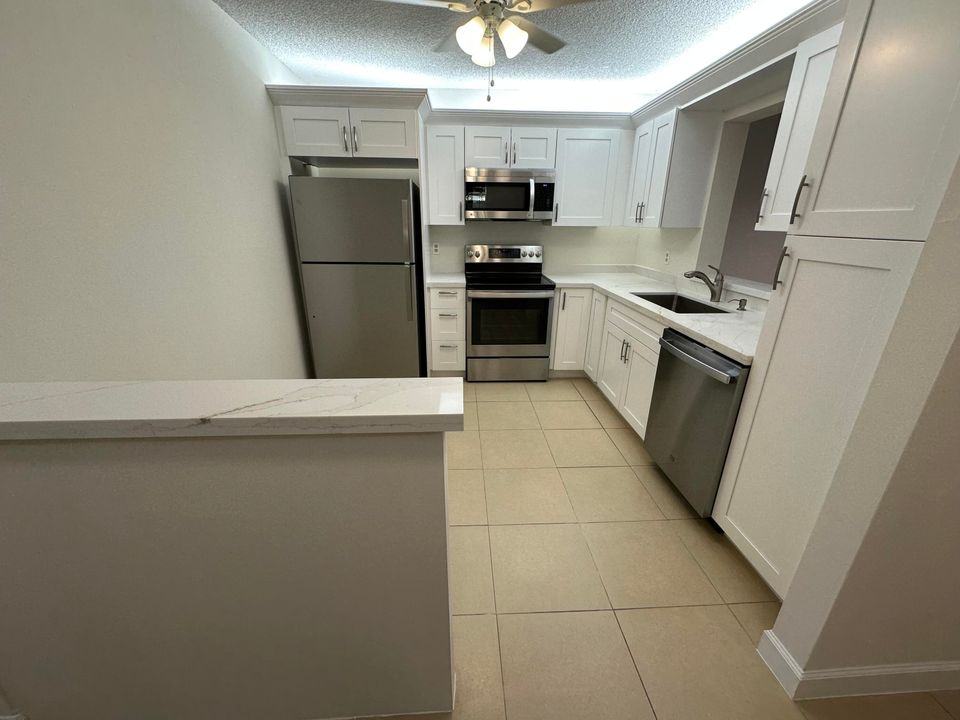 For Rent: $2,800 (2 beds, 2 baths, 1227 Square Feet)