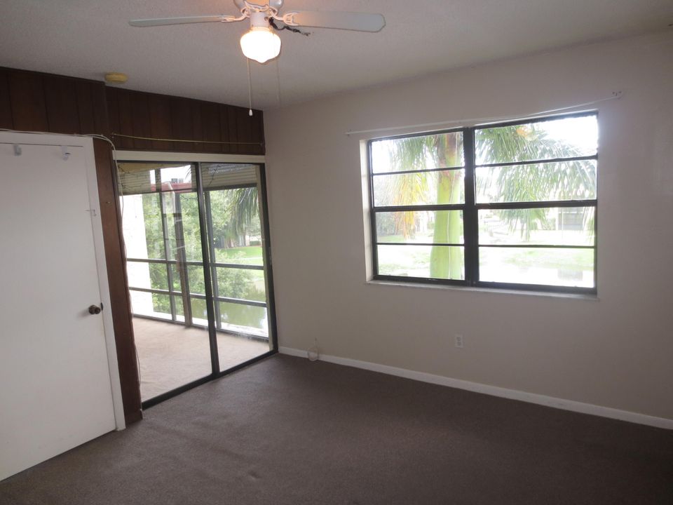 For Rent: $1,650 (1 beds, 1 baths, 1014 Square Feet)