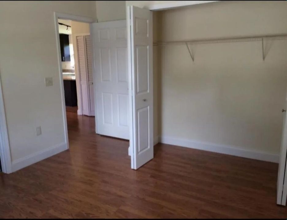 For Rent: $2,500 (2 beds, 2 baths, 990 Square Feet)