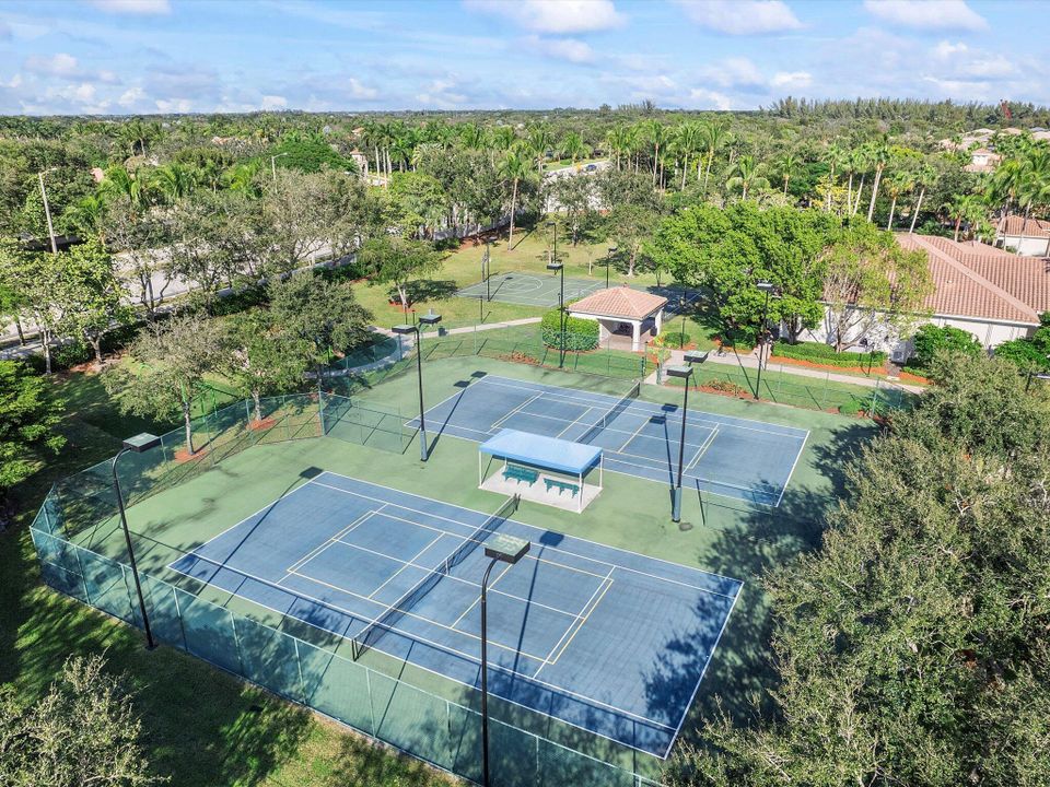 For Sale: $579,900 (3 beds, 2 baths, 1990 Square Feet)