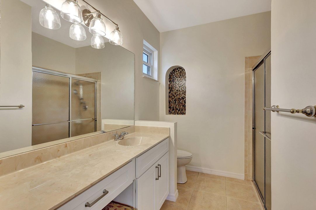 For Sale: $335,000 (2 beds, 2 baths, 1392 Square Feet)