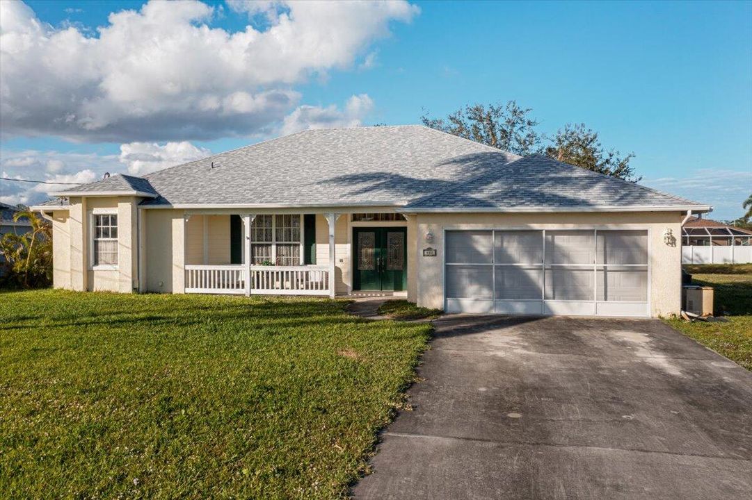 For Sale: $500,000 (3 beds, 2 baths, 1936 Square Feet)