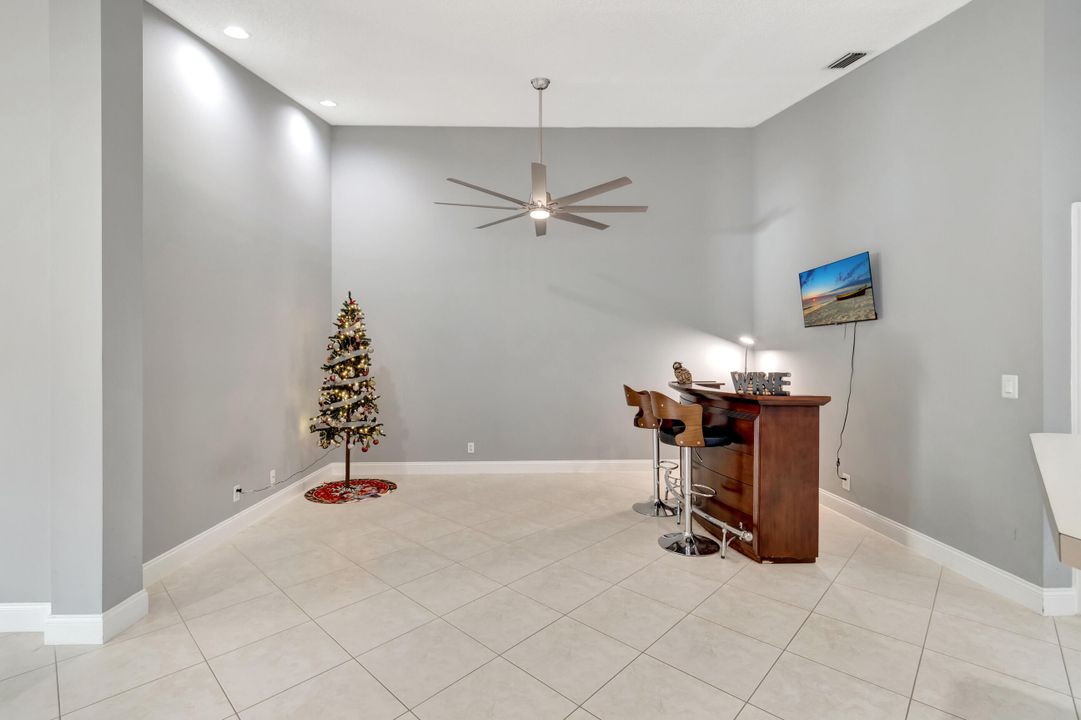 For Sale: $420,000 (2 beds, 2 baths, 1339 Square Feet)