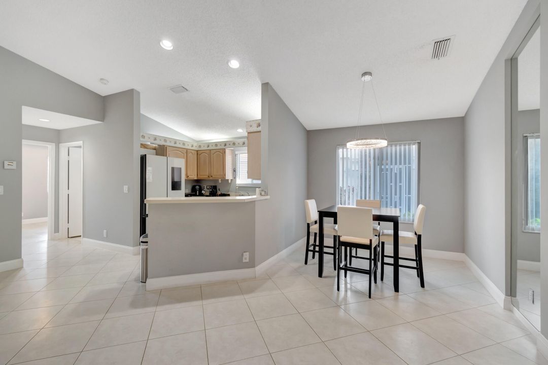 For Sale: $420,000 (2 beds, 2 baths, 1339 Square Feet)