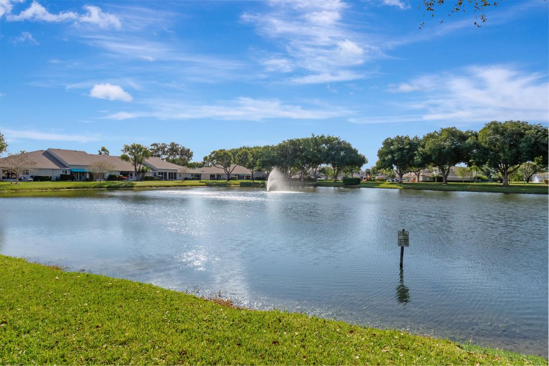 For Sale: $420,000 (2 beds, 2 baths, 1339 Square Feet)