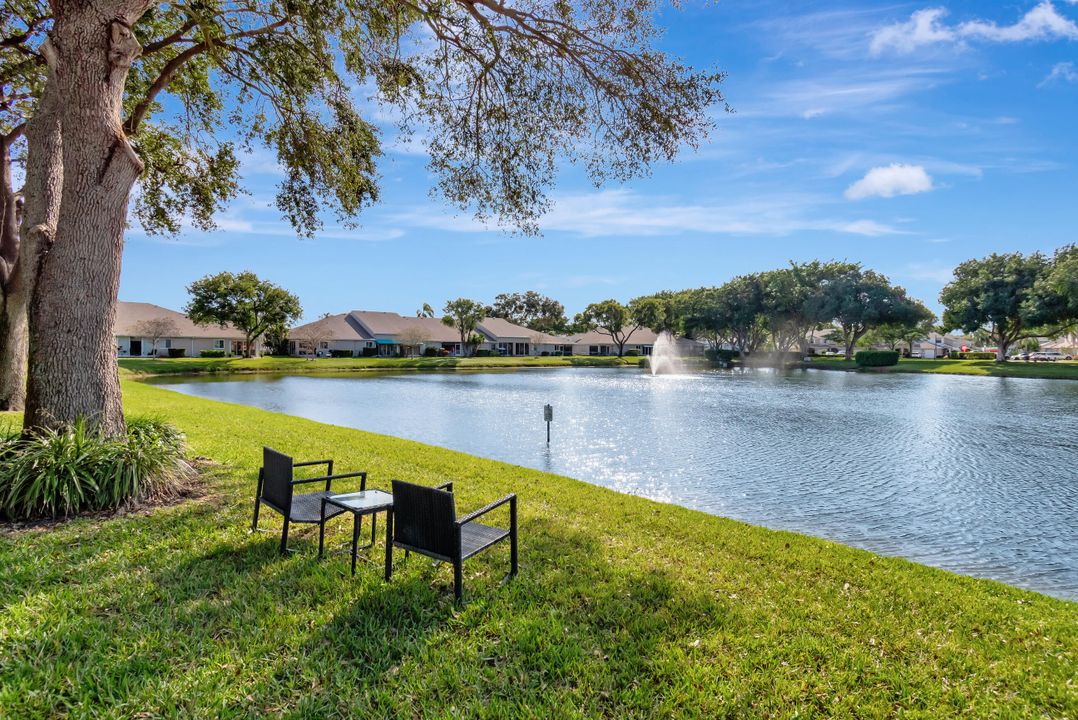 For Sale: $420,000 (2 beds, 2 baths, 1339 Square Feet)