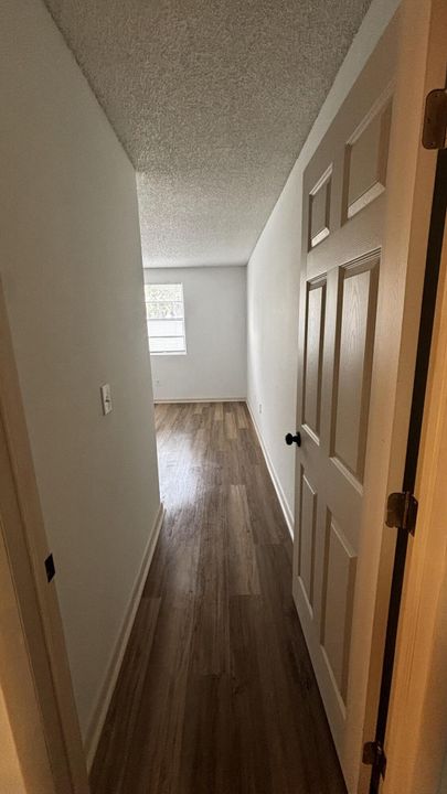 For Rent: $1,600 (1 beds, 1 baths, 813 Square Feet)