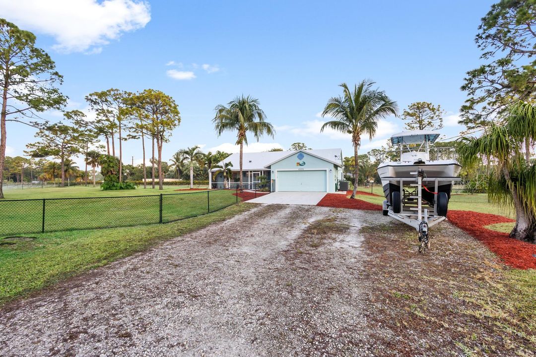 For Sale: $825,000 (4 beds, 2 baths, 1648 Square Feet)