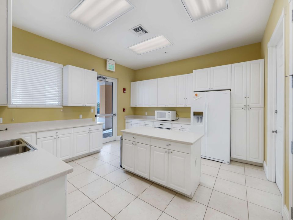 For Sale: $429,000 (2 beds, 2 baths, 1526 Square Feet)