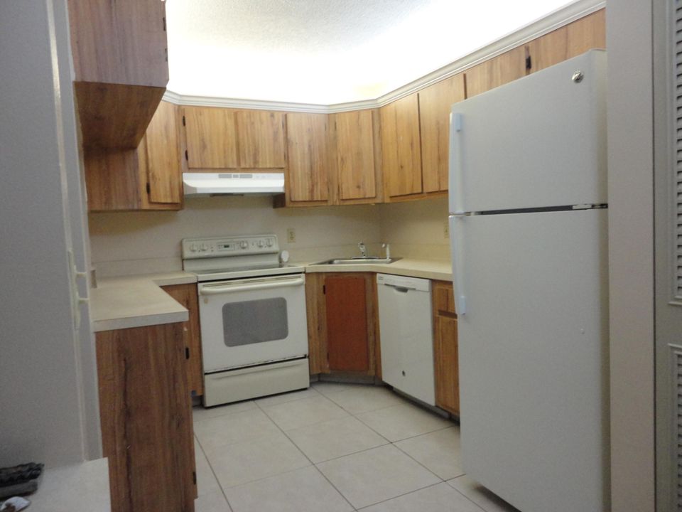 For Rent: $1,800 (2 beds, 2 baths, 1115 Square Feet)