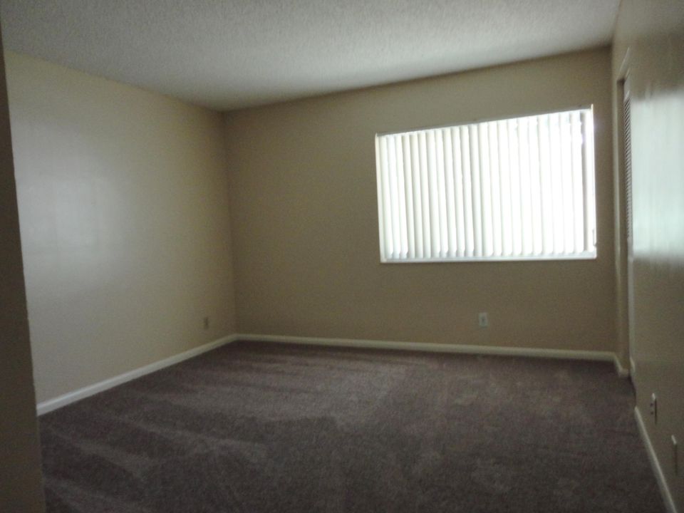 For Rent: $1,800 (2 beds, 2 baths, 1115 Square Feet)