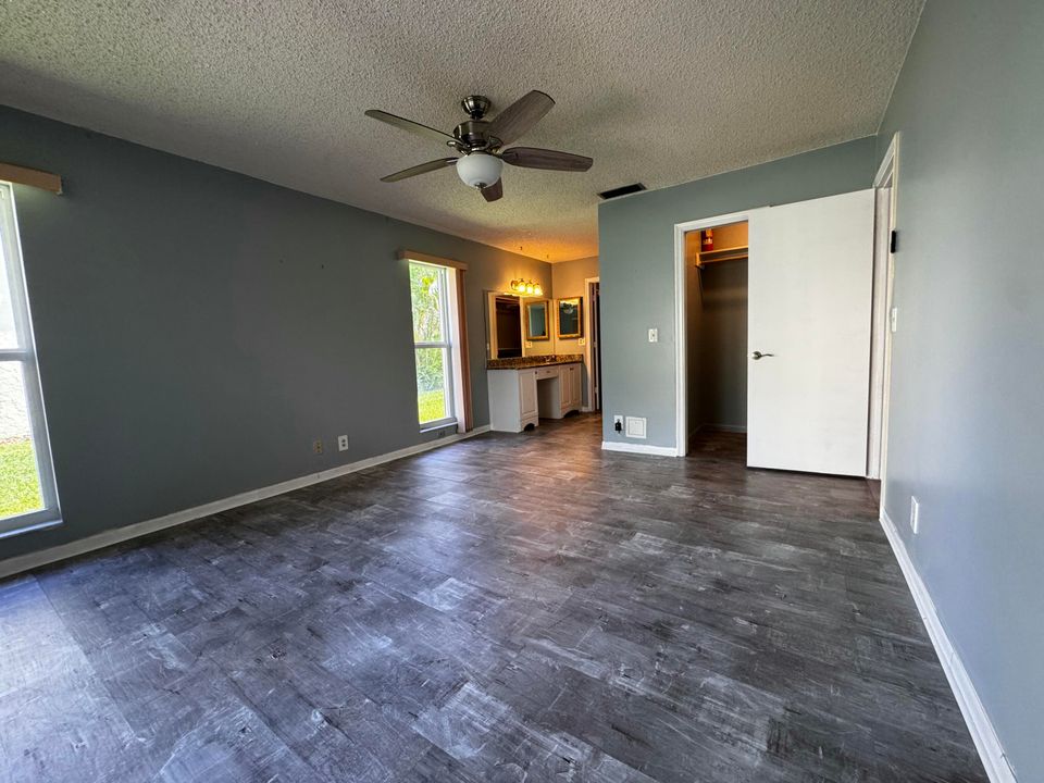 For Rent: $2,000 (2 beds, 2 baths, 1167 Square Feet)