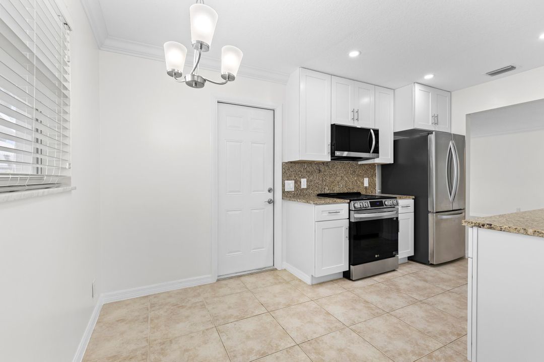 For Sale: $394,000 (2 beds, 2 baths, 1428 Square Feet)