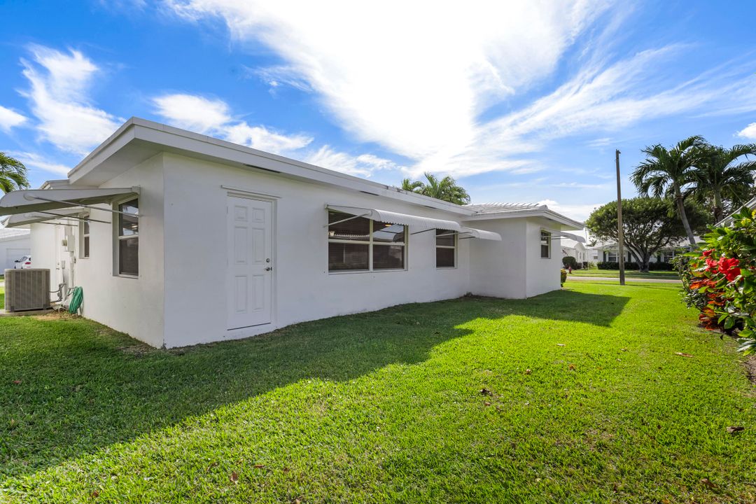 For Sale: $394,000 (2 beds, 2 baths, 1428 Square Feet)