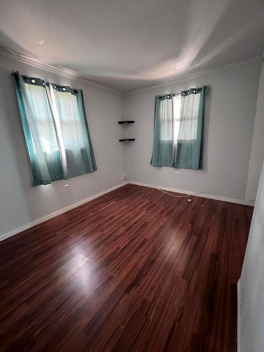 En Venta: $399,900 (3 camas, 1 baños, 1116 Pies cuadrados)