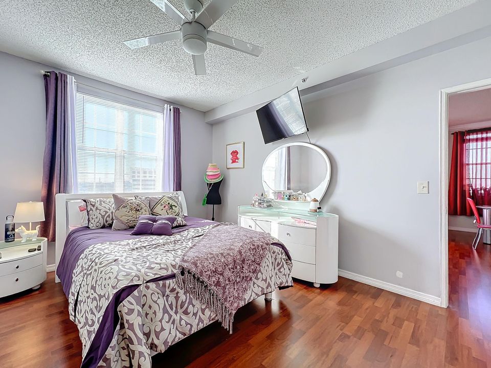 For Sale: $414,000 (2 beds, 2 baths, 1112 Square Feet)