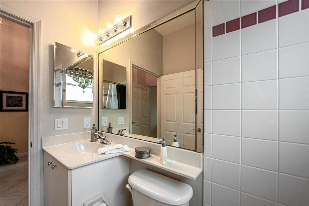 For Sale: $399,900 (2 beds, 2 baths, 2102 Square Feet)