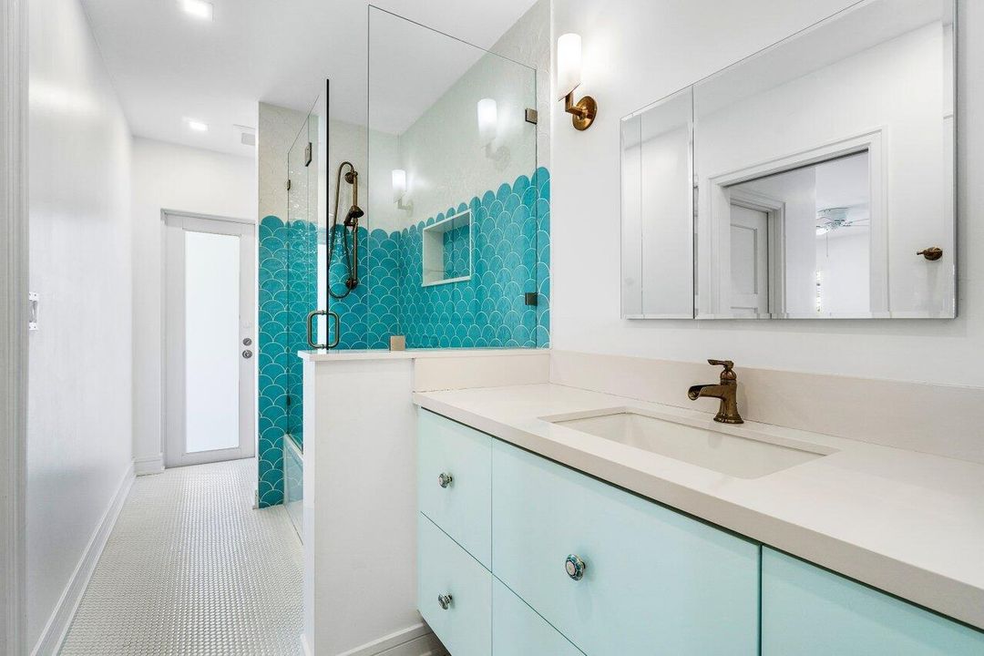 En Venta: $3,695,000 (3 camas, 2 baños, 2359 Pies cuadrados)