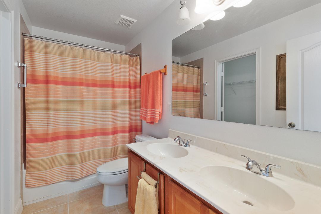 For Sale: $289,900 (3 beds, 2 baths, 1596 Square Feet)