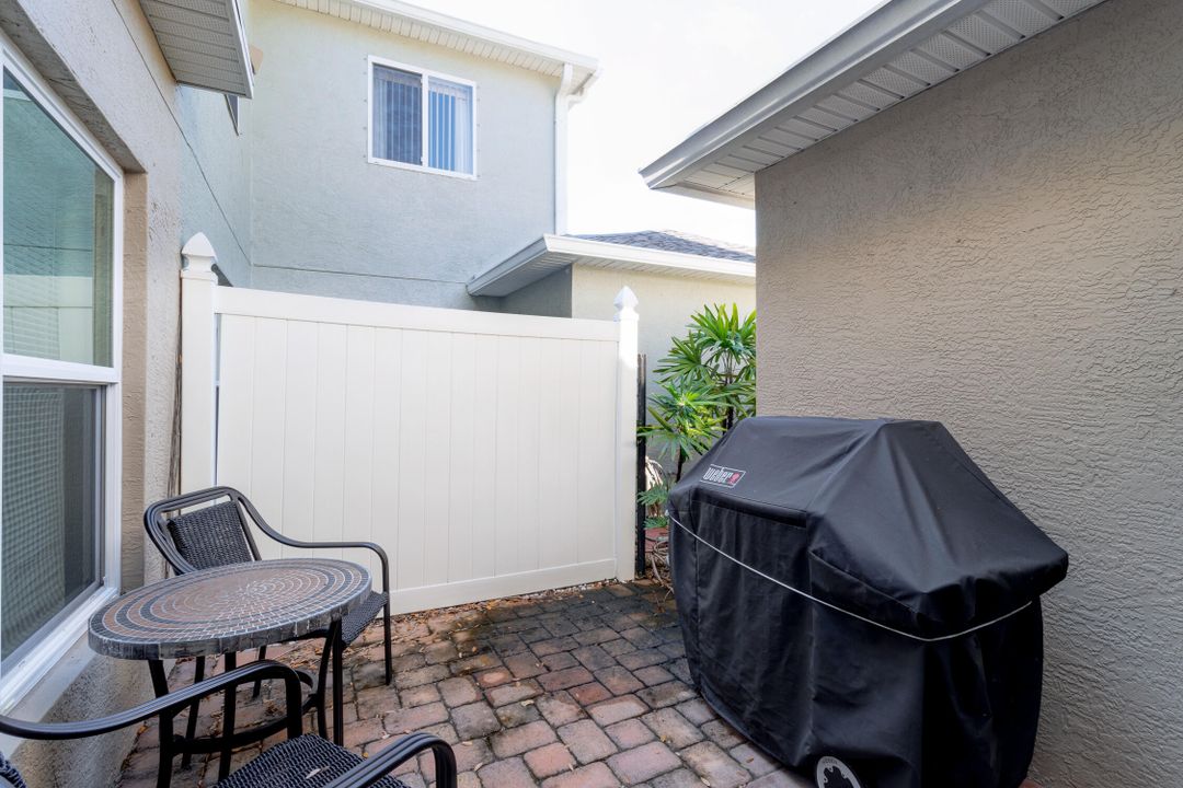 For Sale: $289,900 (3 beds, 2 baths, 1596 Square Feet)