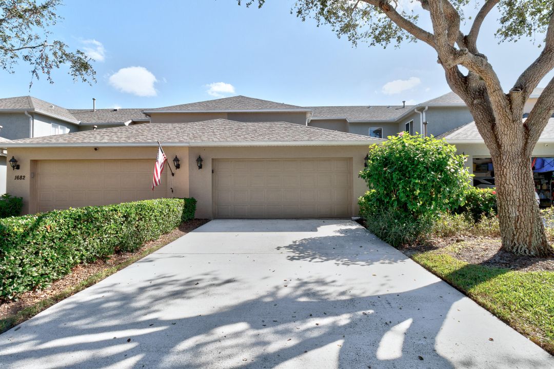 For Sale: $289,900 (3 beds, 2 baths, 1596 Square Feet)