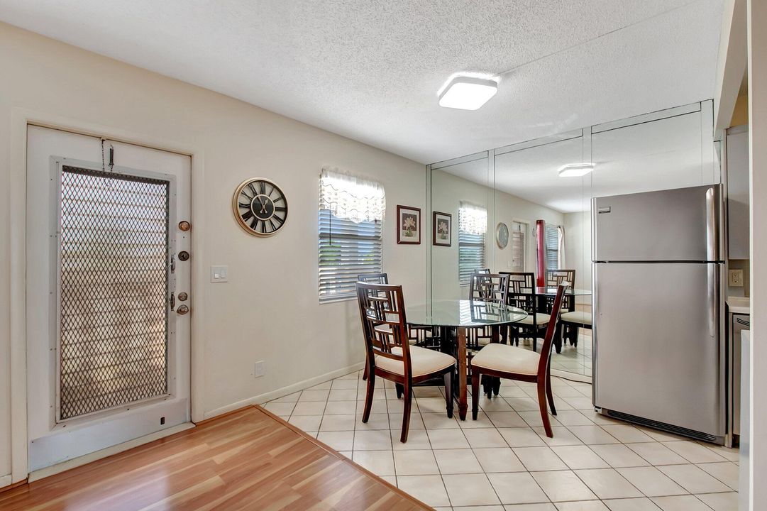 For Sale: $135,000 (2 beds, 2 baths, 861 Square Feet)