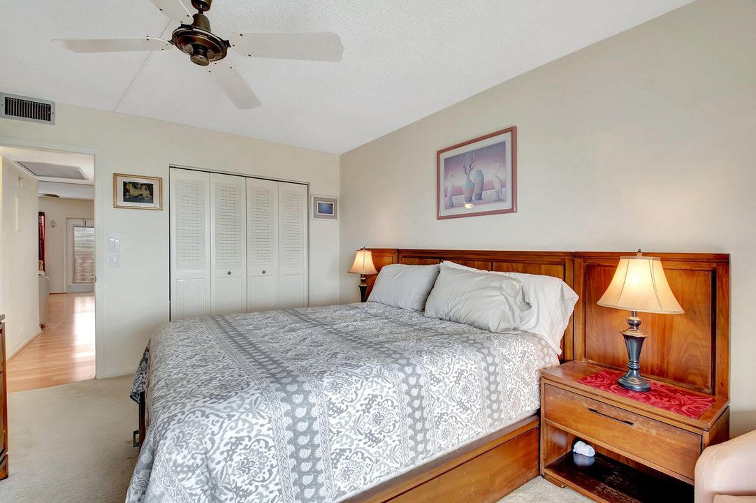 For Sale: $135,000 (2 beds, 2 baths, 861 Square Feet)