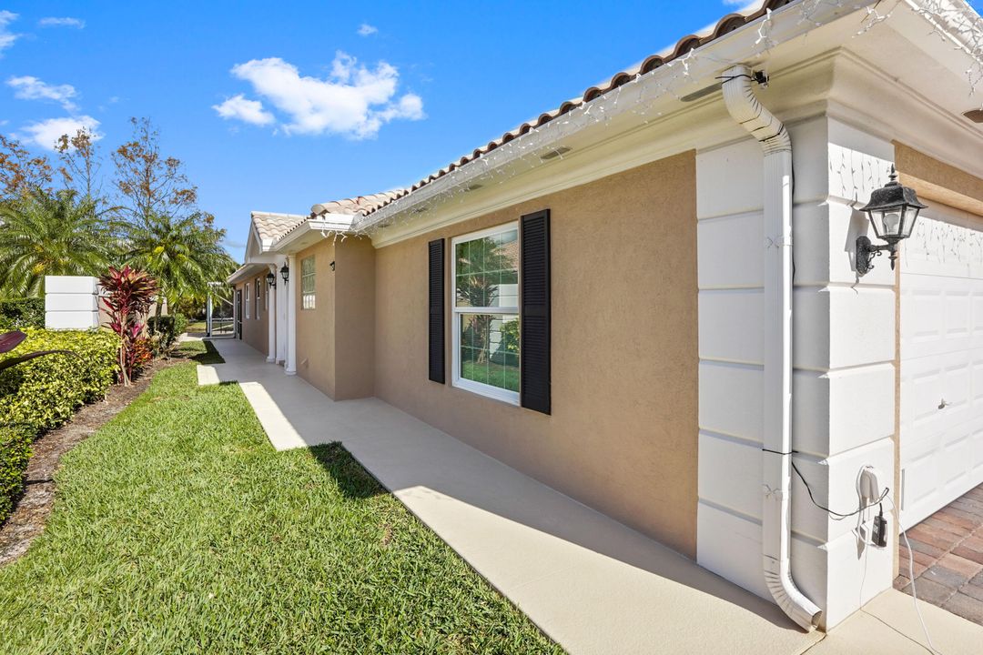 For Sale: $389,000 (2 beds, 2 baths, 1526 Square Feet)