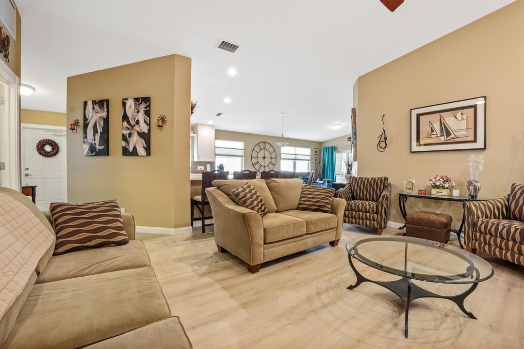 For Sale: $389,000 (2 beds, 2 baths, 1526 Square Feet)