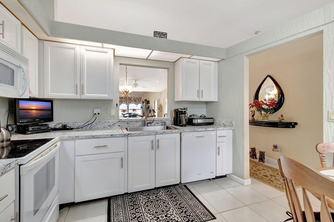 For Sale: $350,000 (2 beds, 2 baths, 1471 Square Feet)