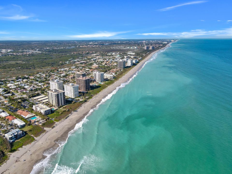 For Sale: $1,095,000 (3 beds, 2 baths, 1663 Square Feet)