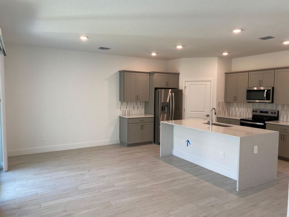 Active With Contract: $599,000 (4 beds, 2 baths, 1828 Square Feet)