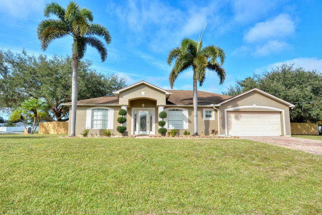 For Sale: $549,500 (3 beds, 2 baths, 2040 Square Feet)