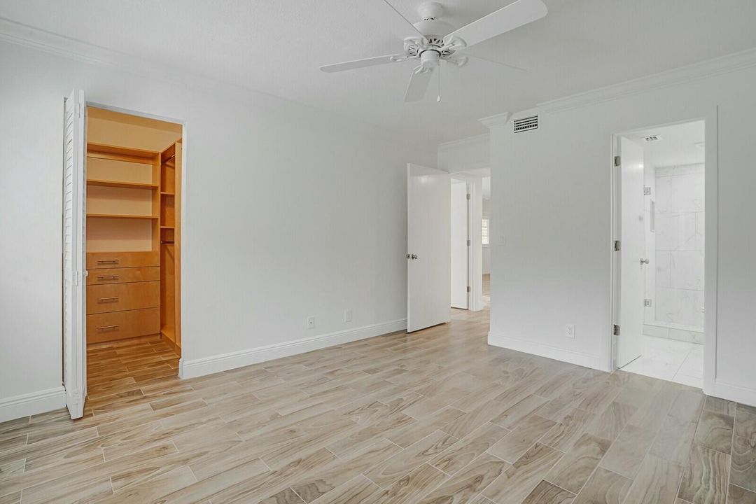 For Sale: $294,000 (2 beds, 2 baths, 1115 Square Feet)