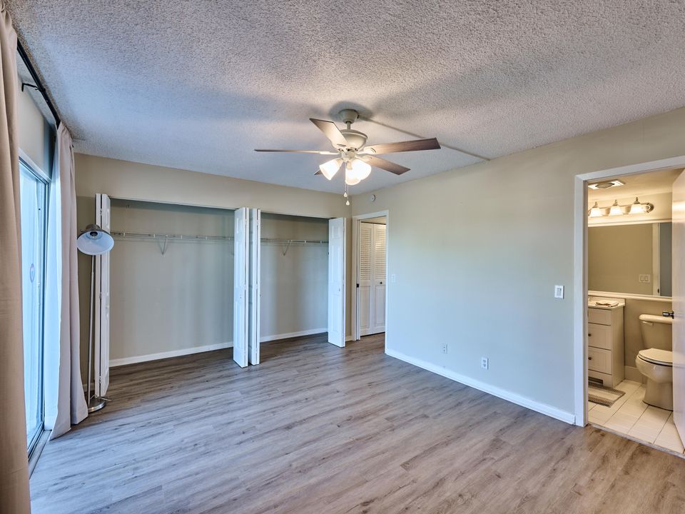 For Sale: $120,000 (1 beds, 1 baths, 720 Square Feet)