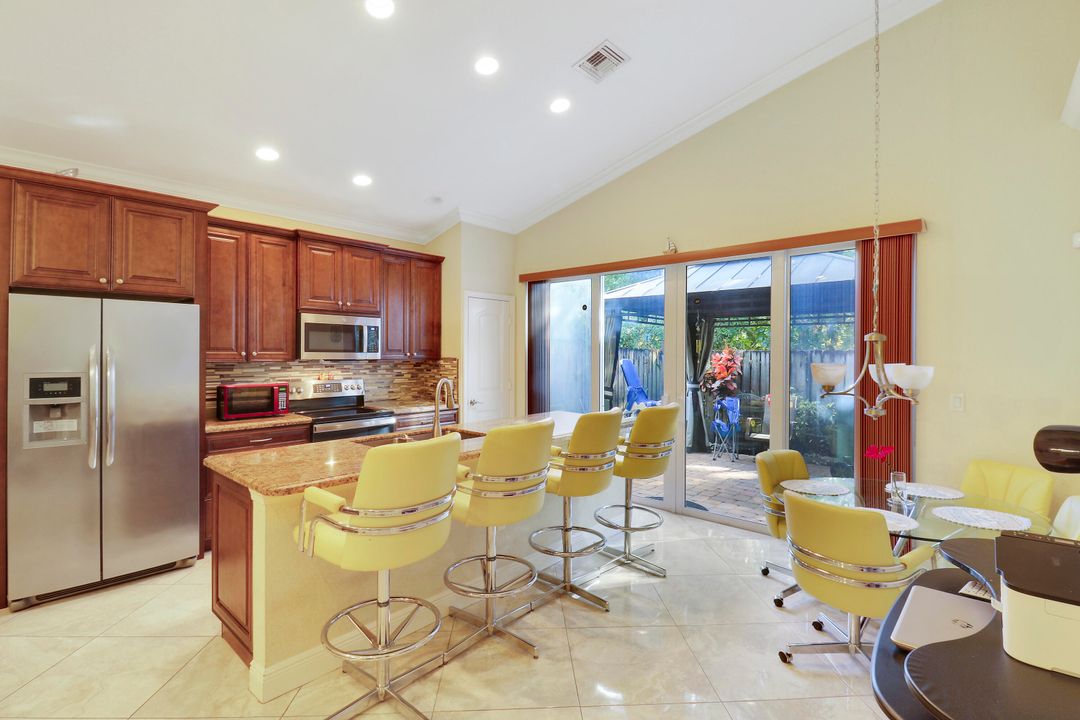 For Sale: $440,000 (3 beds, 2 baths, 1466 Square Feet)