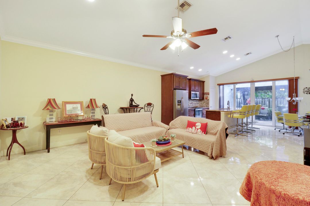 For Sale: $440,000 (3 beds, 2 baths, 1466 Square Feet)