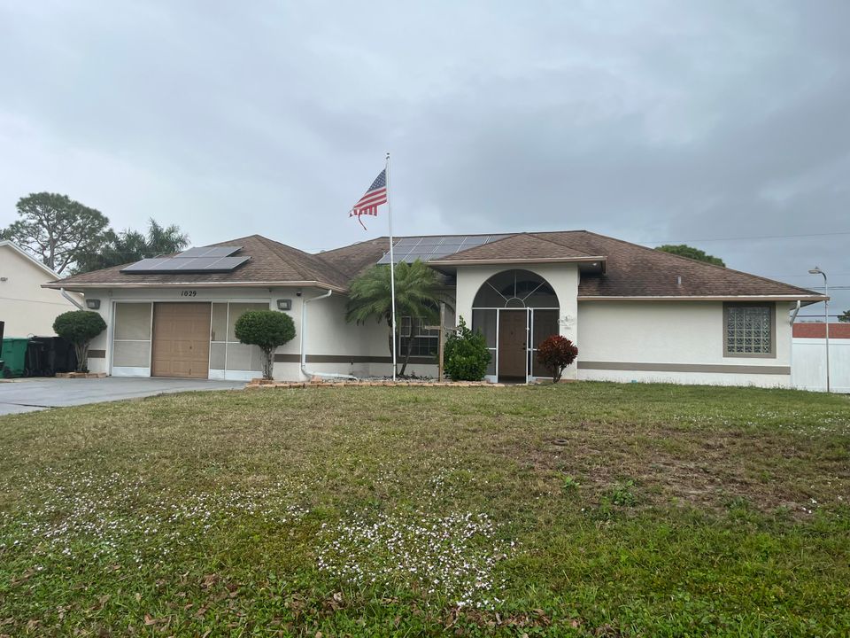 For Sale: $399,000 (4 beds, 2 baths, 1933 Square Feet)