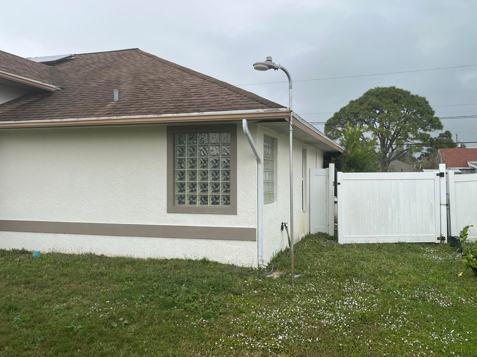 For Sale: $399,000 (4 beds, 2 baths, 1933 Square Feet)