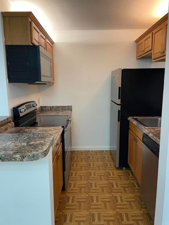 For Rent: $1,950 (2 beds, 2 baths, 953 Square Feet)