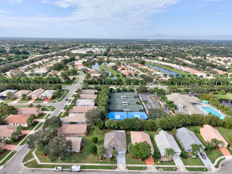 For Sale: $649,000 (3 beds, 2 baths, 2151 Square Feet)