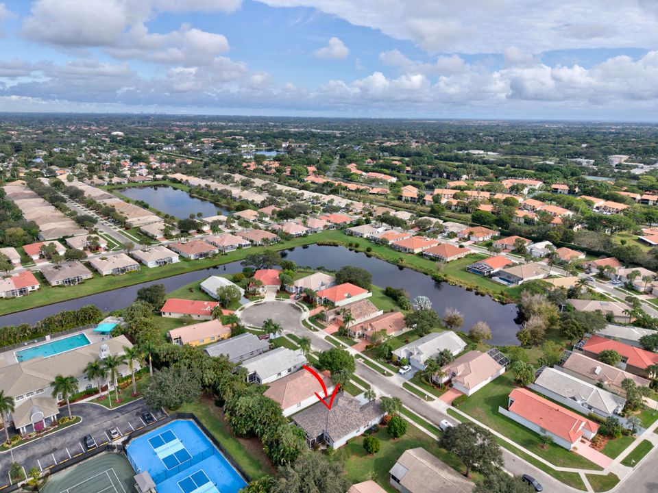 For Sale: $649,000 (3 beds, 2 baths, 2151 Square Feet)