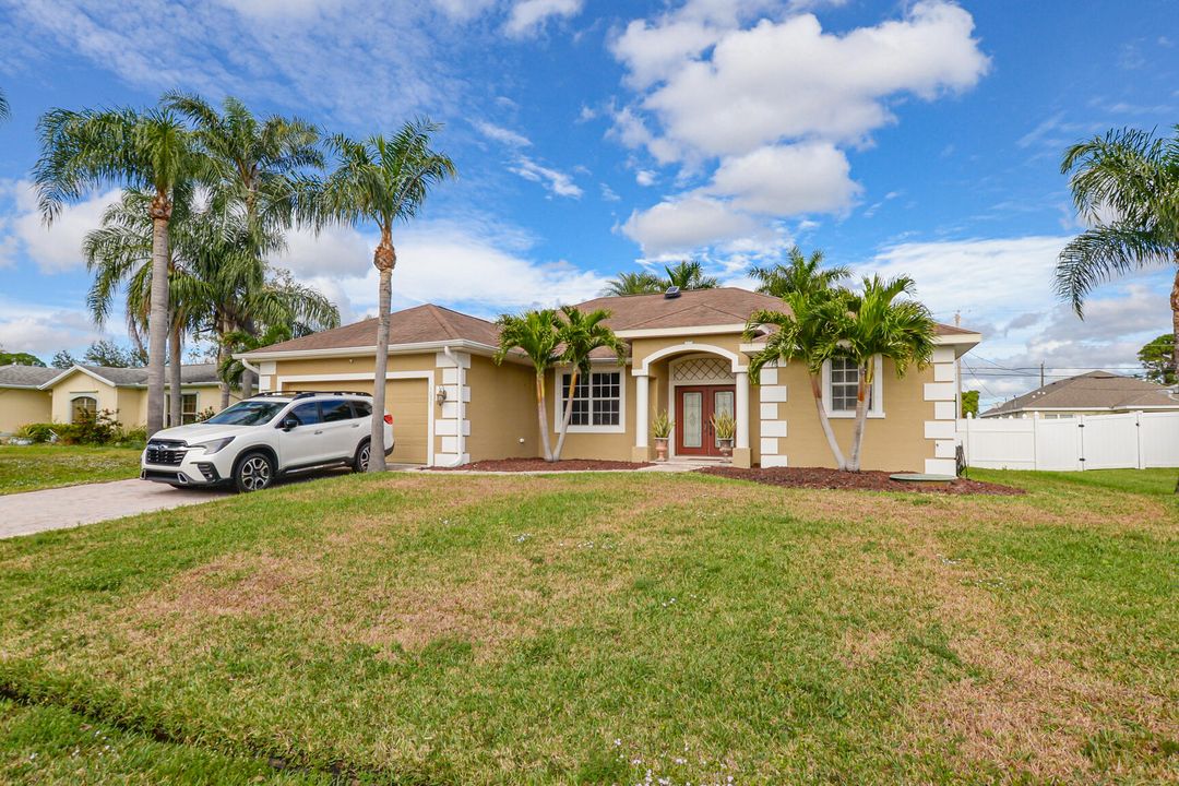 For Sale: $459,900 (3 beds, 2 baths, 1758 Square Feet)