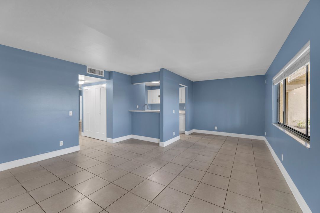 For Rent: $2,400 (2 beds, 2 baths, 921 Square Feet)