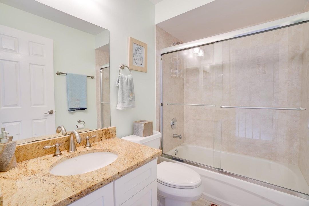 For Sale: $399,900 (2 beds, 2 baths, 1186 Square Feet)